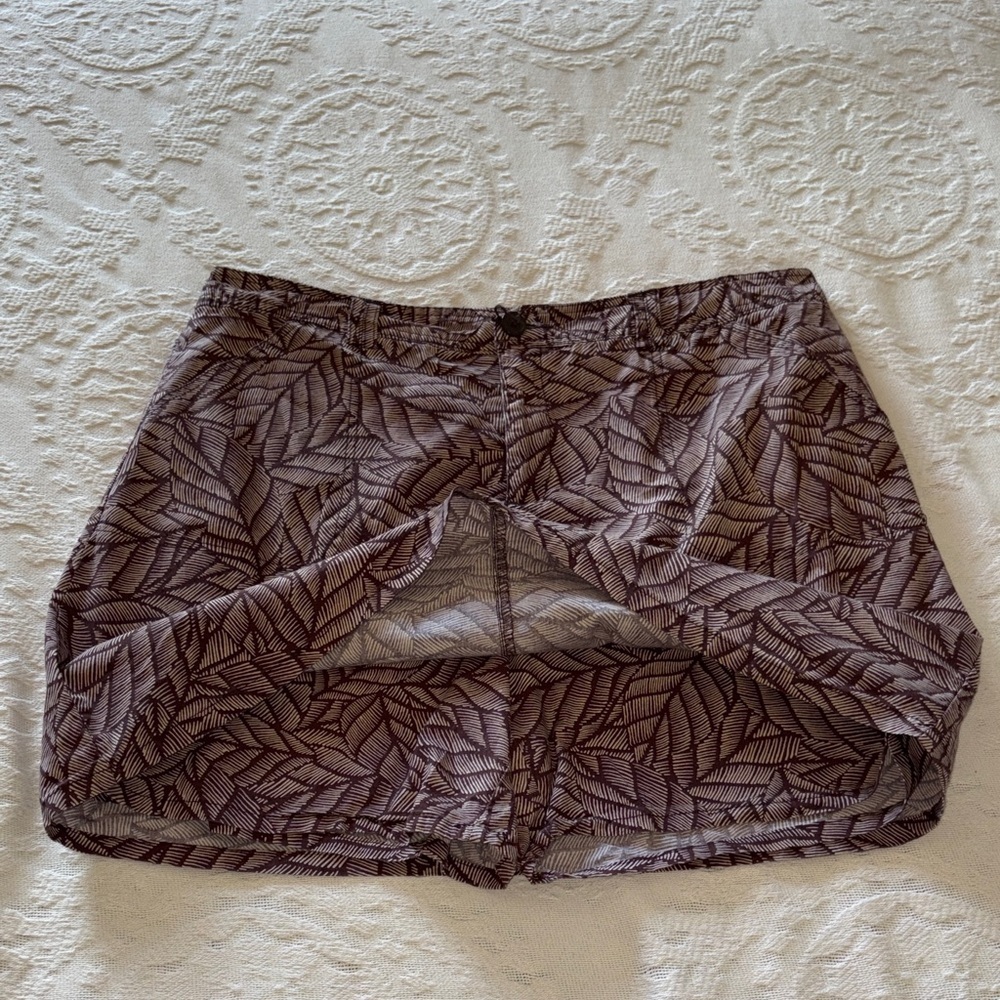 White Stag Women’s Leaf-Print Athletic Skort Brown/Tan EUC 14